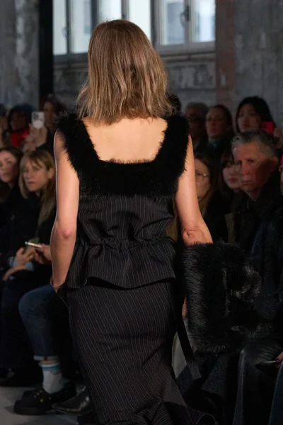 Look 62